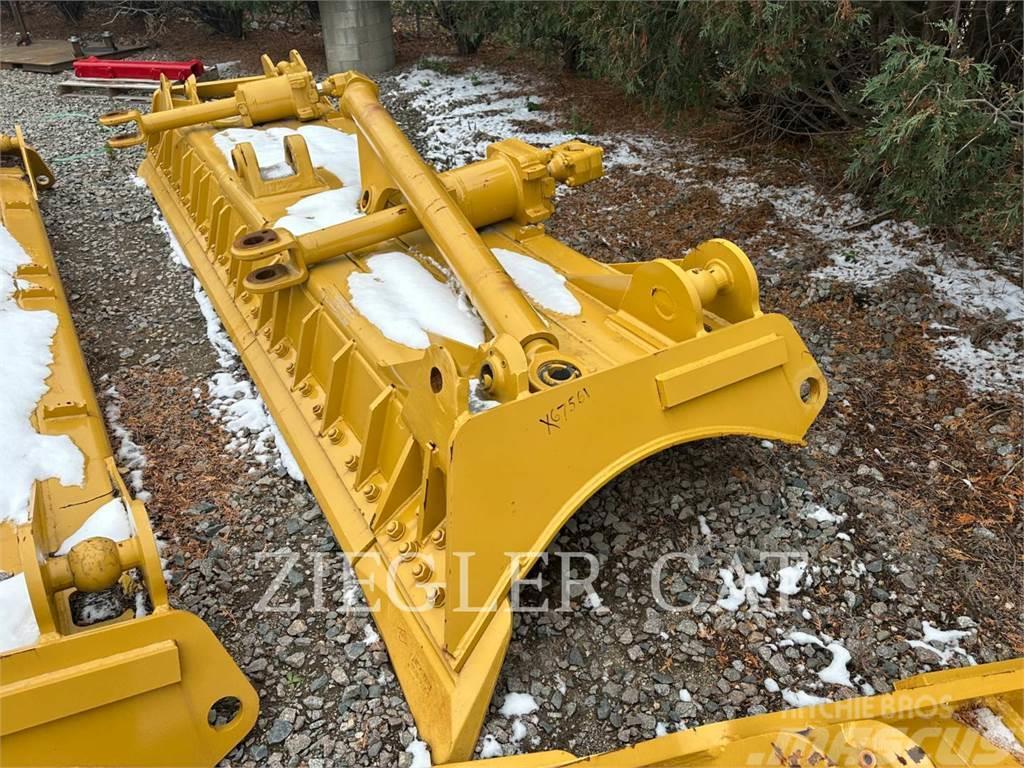 CAT D8T TRACK TYPE TRACTOR ANGLE BLADE Puskulevyt