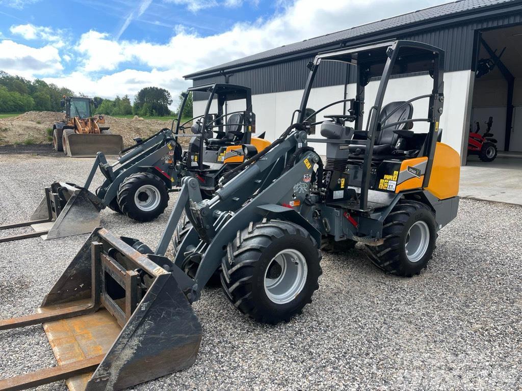 GiANT G2700 Extra Mini loaders
