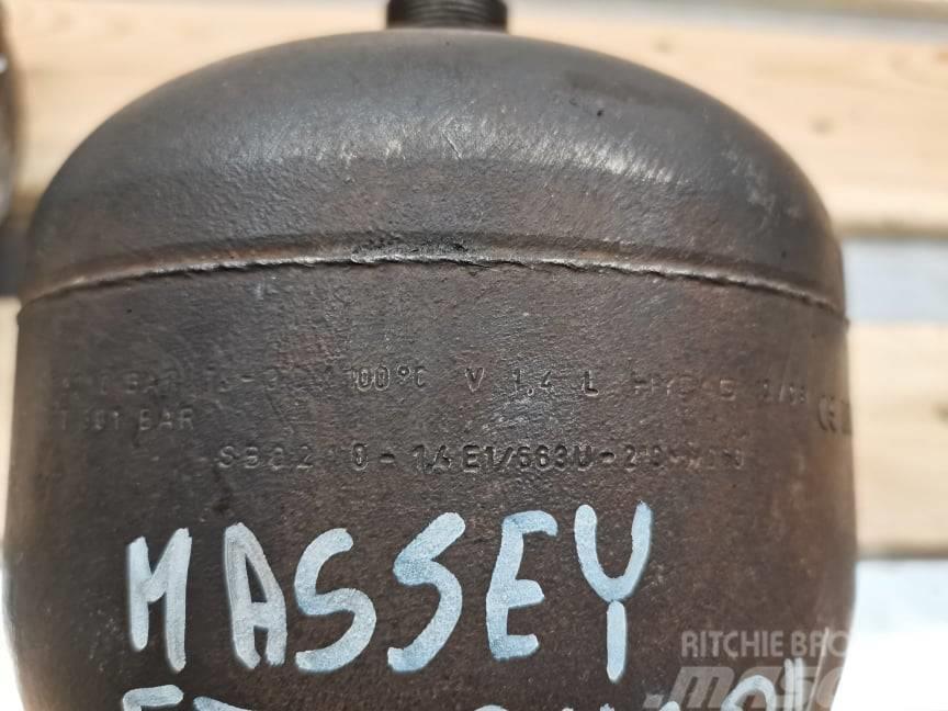 Massey Ferguson 8690 {hydraulic accumulator axle Hydrauliikka