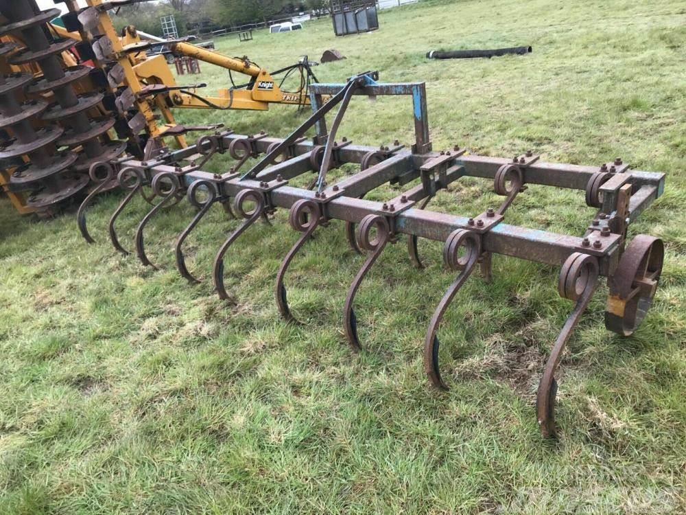  4 metre rigid pigtail cultivator with levelling wh Muut