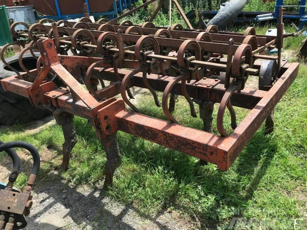  Chisel Plough Heavy Duty Cultivator 9 leg £580 plu Muut