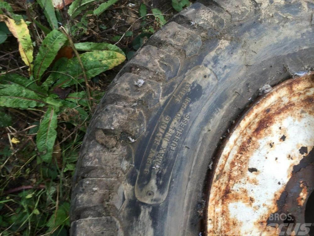  Goldini Tractor Tyre and Wheel £80 Renkaat ja vanteet