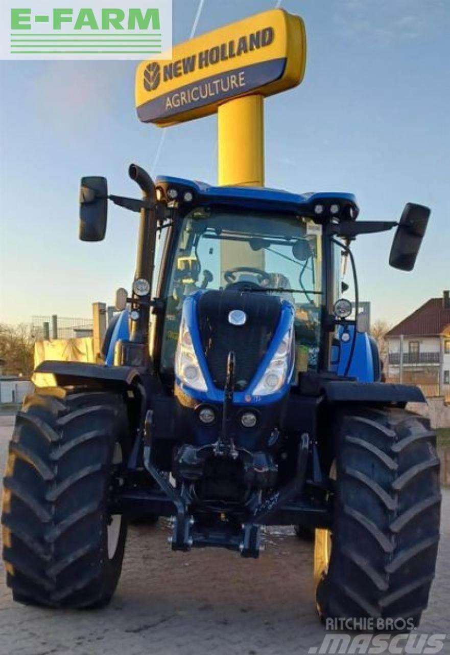 New Holland t7.225ac Traktorit