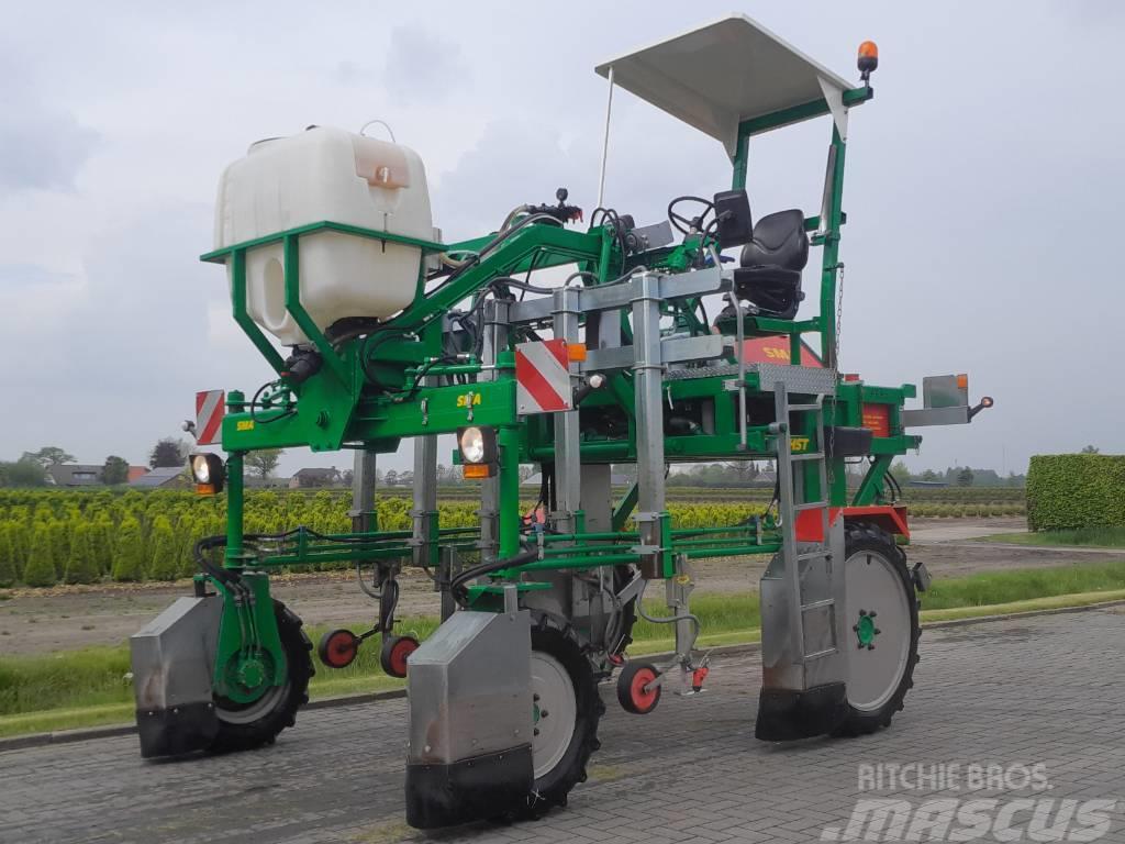  Boomteelt & Fruitteelt Machines Traktorit