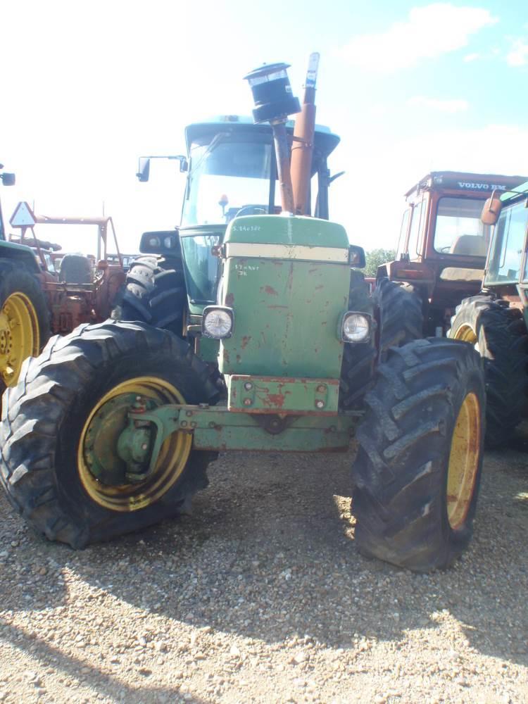 John Deere 4240 Traktorit