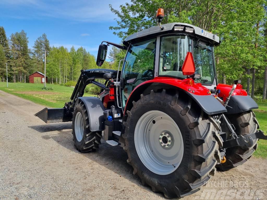 Massey Ferguson 5S.145 Dyna 6 Efficiant Traktorit