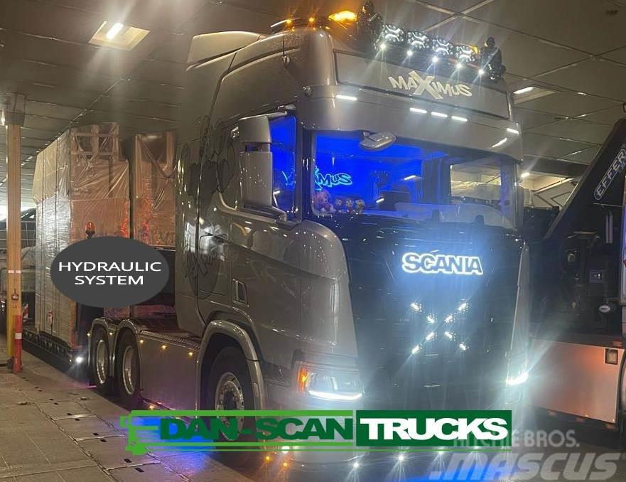Scania R660 6x2 2950mm Hydr. Show Truck Vetopöytäautot