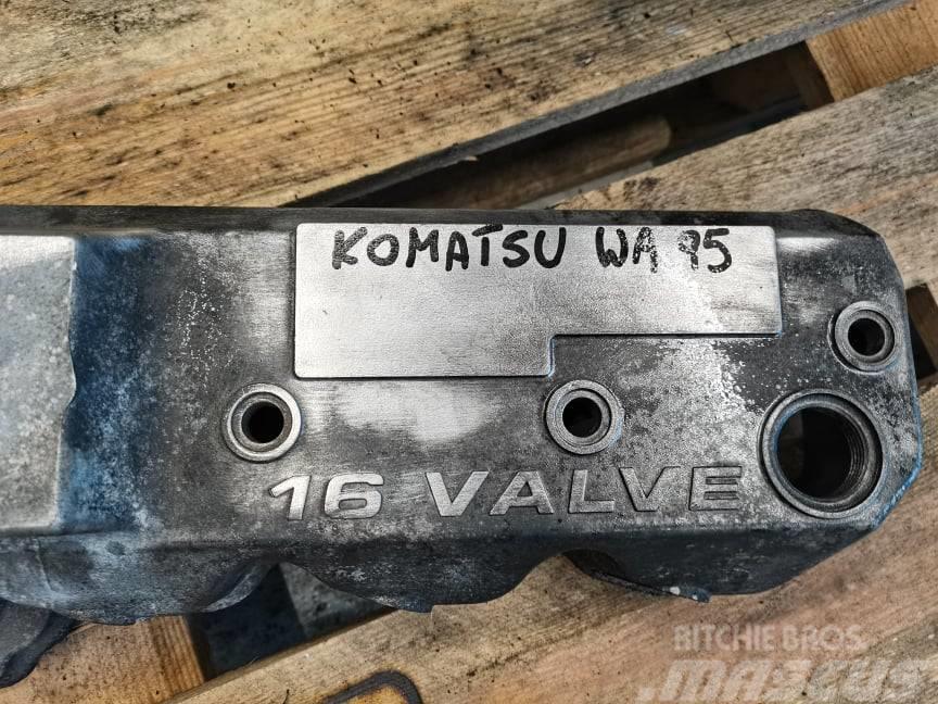 Komatsu WA .... {Komatsu 4D98E} block engine Moottorit