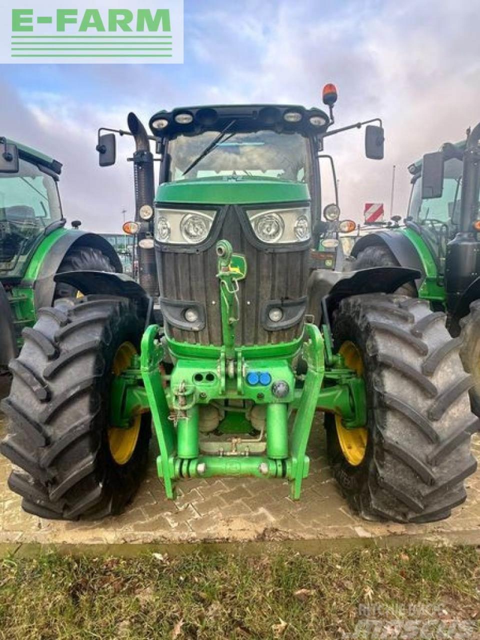 John Deere 6210 r Traktorit