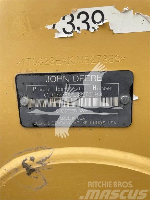 John Deere 323E Liukuohjatut kuormaajat