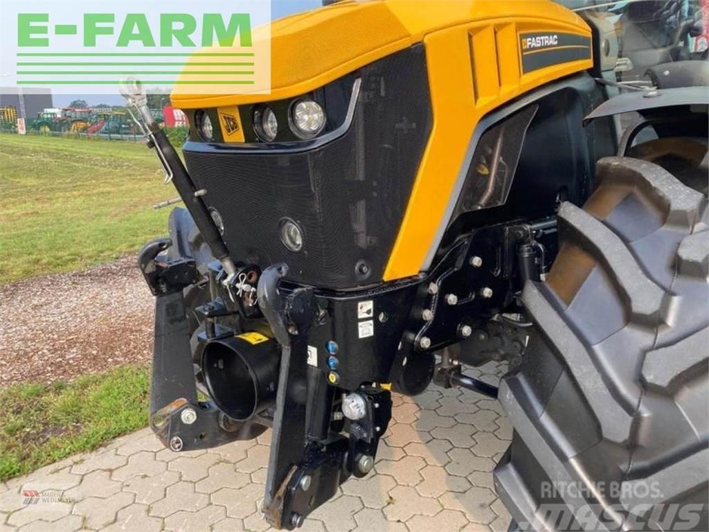 JCB fastrac 4220 mit premier cover Traktorit