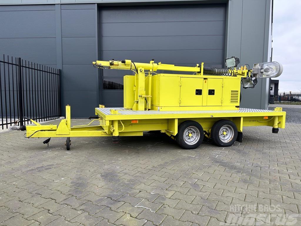 Atlas Copco Unique generator with light pole on trailer! Dieselgeneraattorit