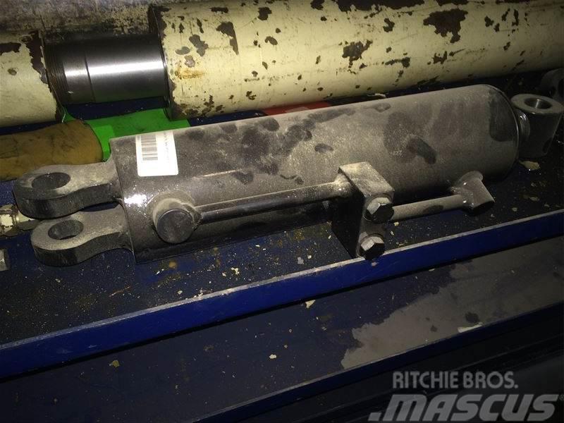  Aftermarket 57039638-A Hydraulic Break Out Cylinde Porauskaluston varaosat