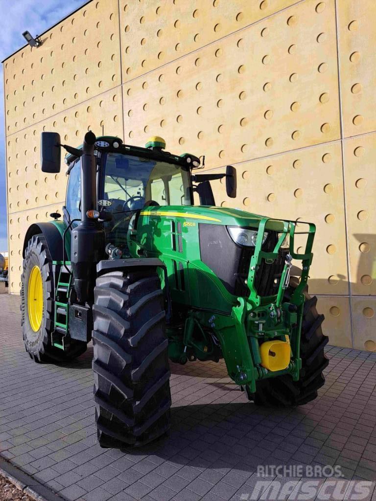 John Deere 6250 R Traktorit