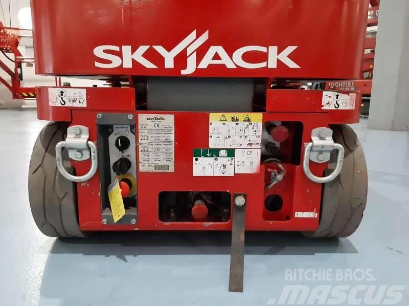 SkyJack SJ 12 Henkilönostimet ja nostolaitteet