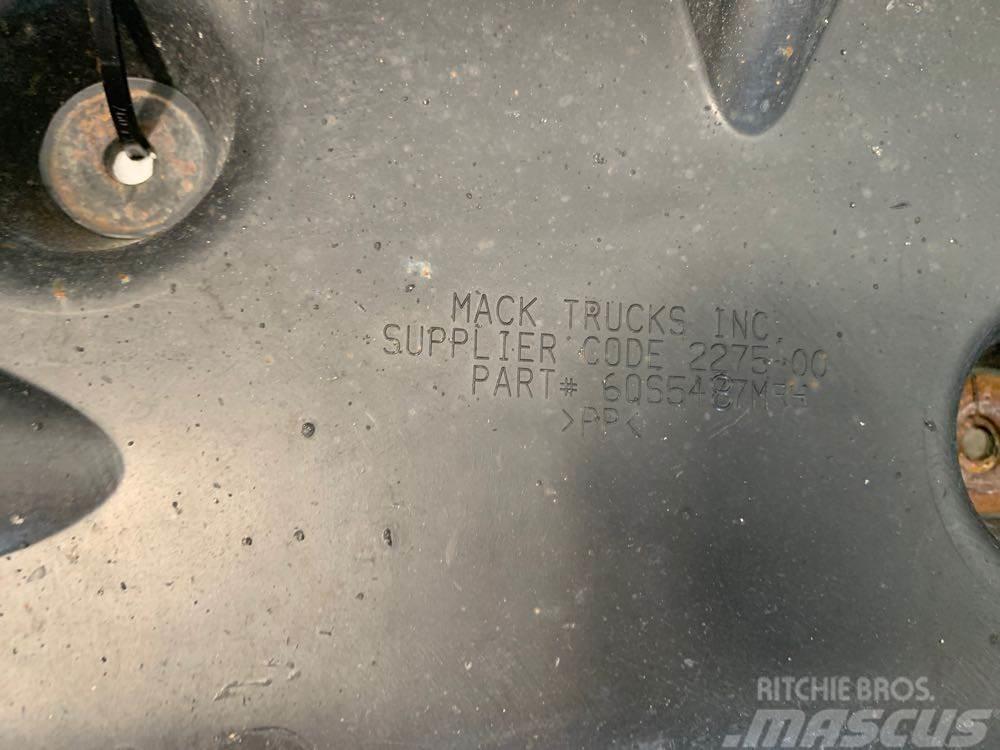 Mack CXU613 Muut