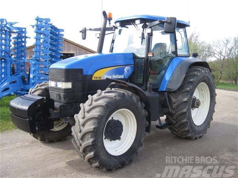 New Holland TM190 Traktorit