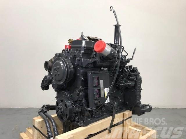 Komatsu SAA4D107E-1 Moottorit