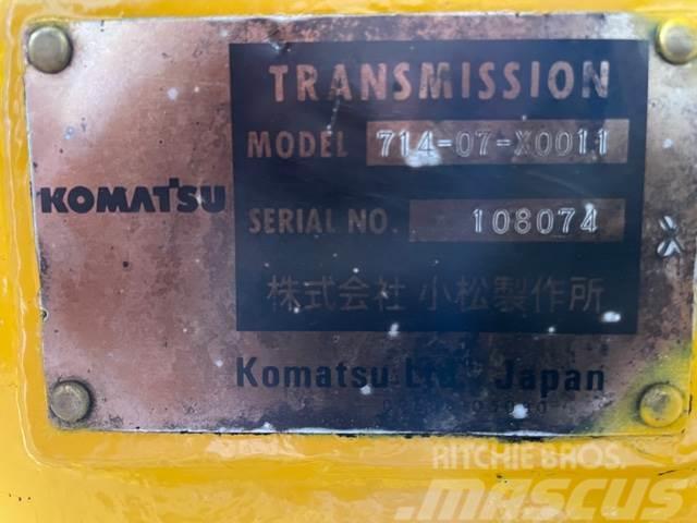 Komatsu WF450 transmission Model 714-07-X 0011 ex. Komatsu Vaihteisto