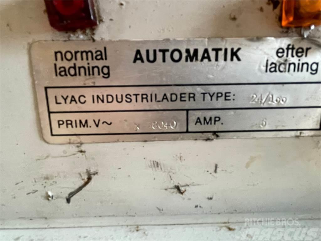  Lader LYAC type 24/100 Sähkö ja elektroniikka