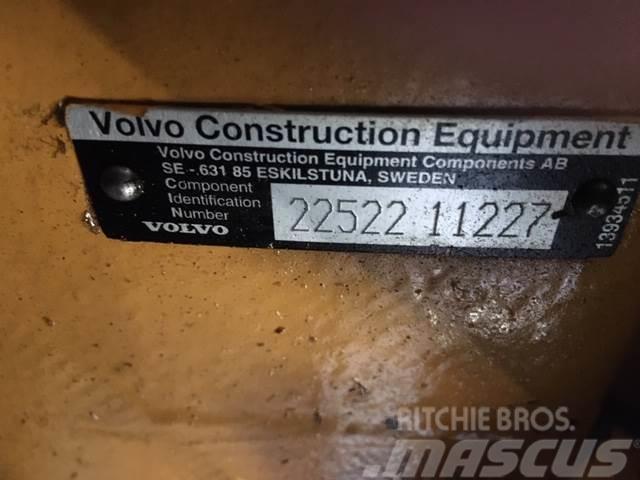 Transmission ex. Volvo L180E snr. 6140 Vaihteisto