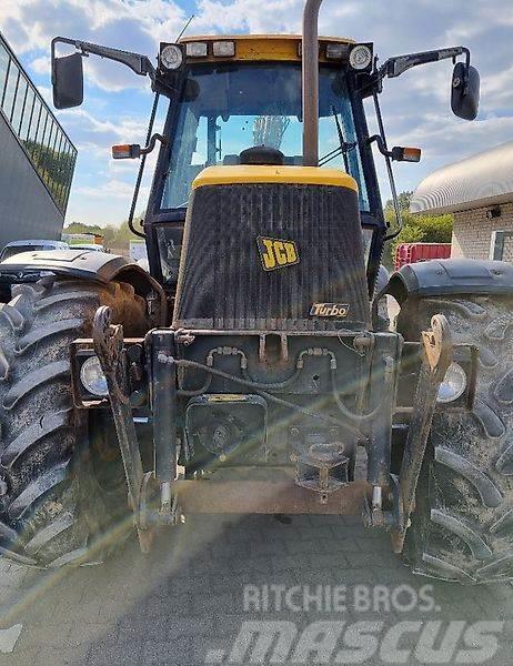 JCB Fastrac 2115 2 WD mit Gilbers Mähausleger Traktorit