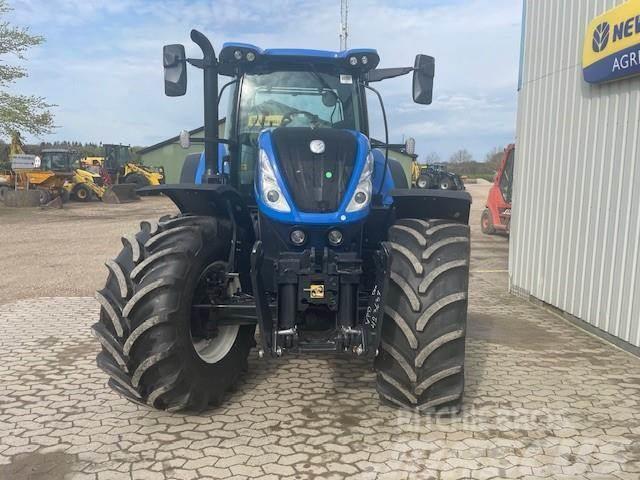 New Holland T7.215 S Traktorit