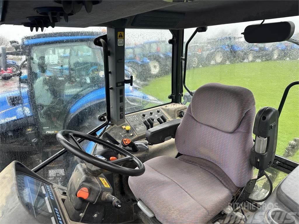 New Holland TM165 Traktorit