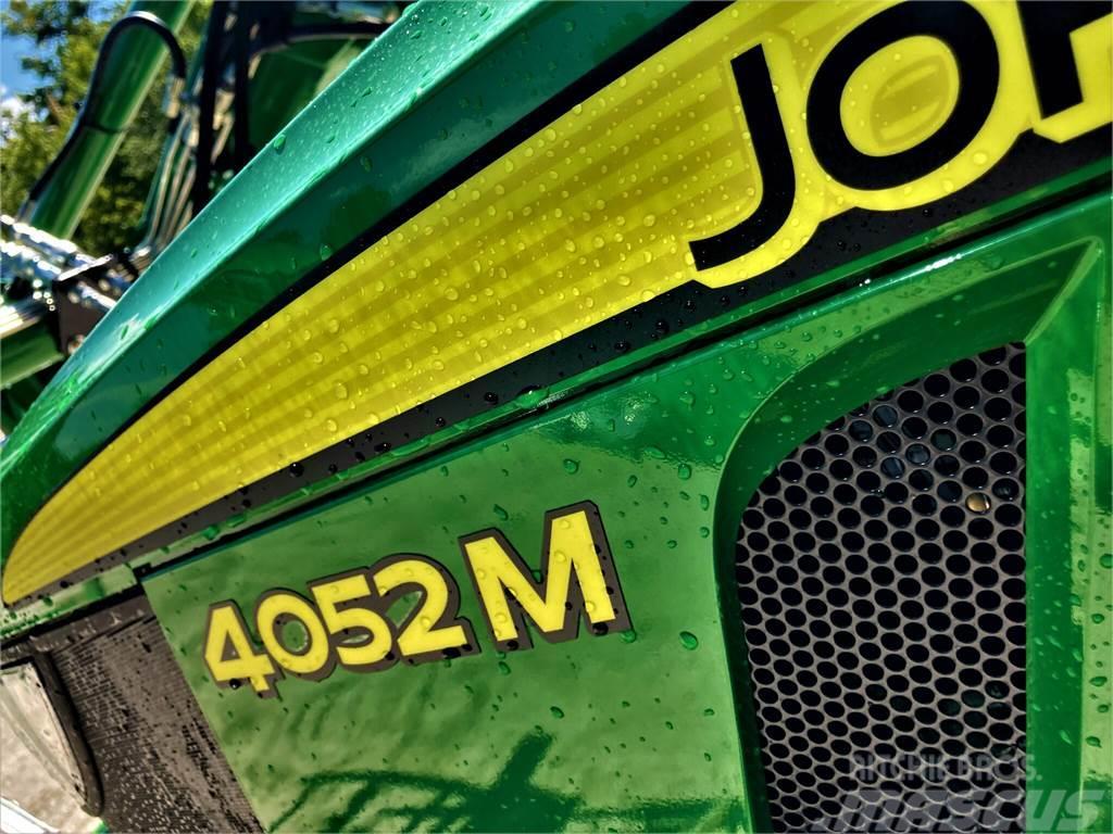 John Deere 4052M Traktorit