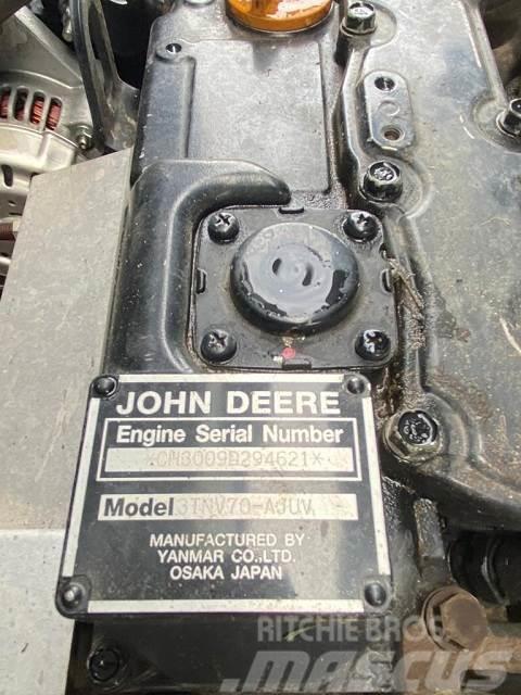 John Deere XUV 865M Taajamakoneet
