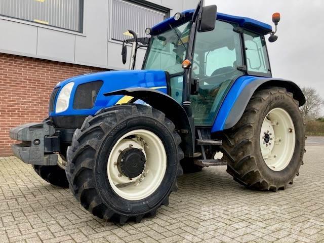 New Holland T5060 Traktorit