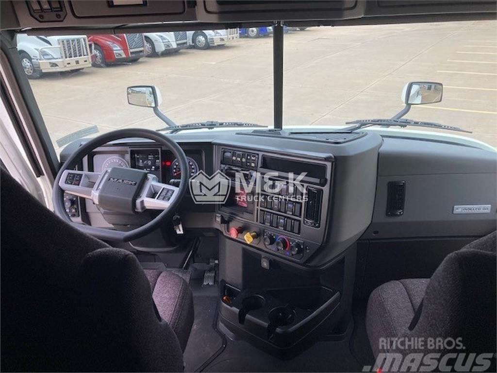 Mack AN64T Vetopöytäautot