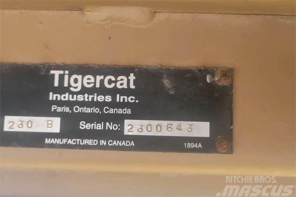 Tigercat 230B Nivelpuomikuormaajat