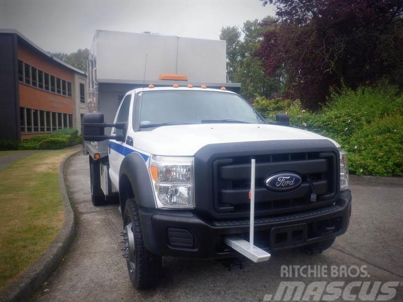 Ford F-450 SD Tienhoitoautot