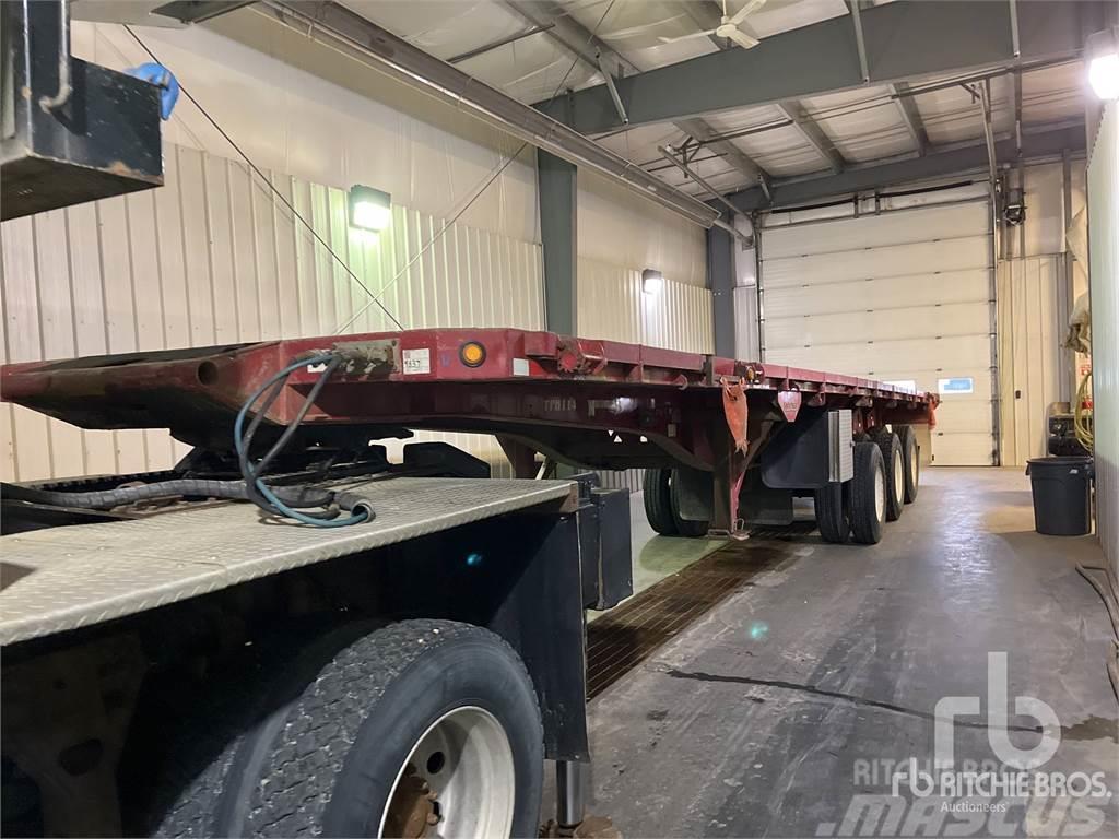 Doepker 43 ft Tri/A Flatbed Flatbed/Dropside semi-trailers