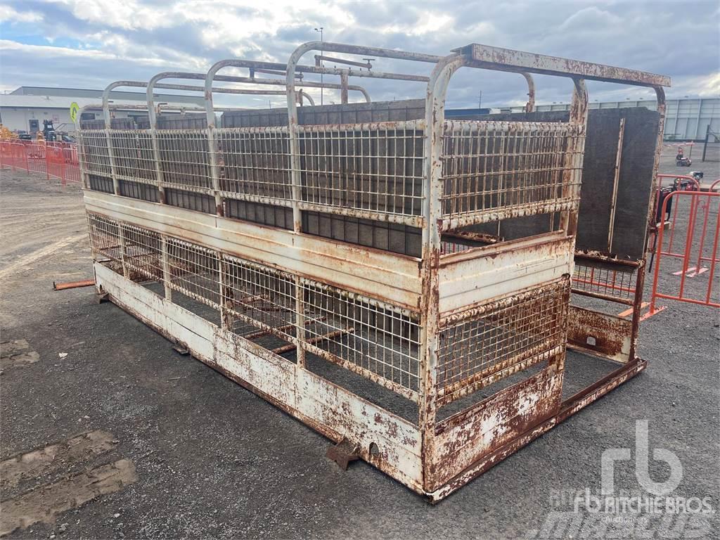  Livestock Crate Muut kuorma-autot