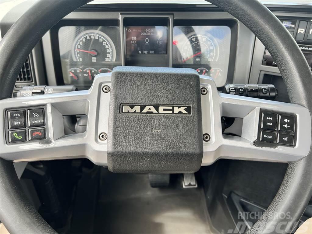 Mack AN64T Vetopöytäautot