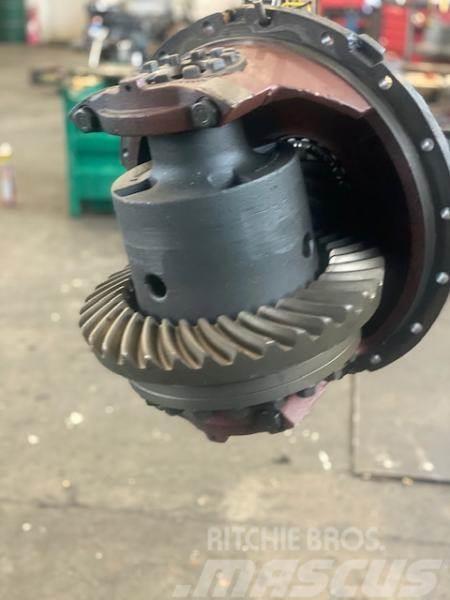  DIFFERENTIAL ZF 35/9 Akselit