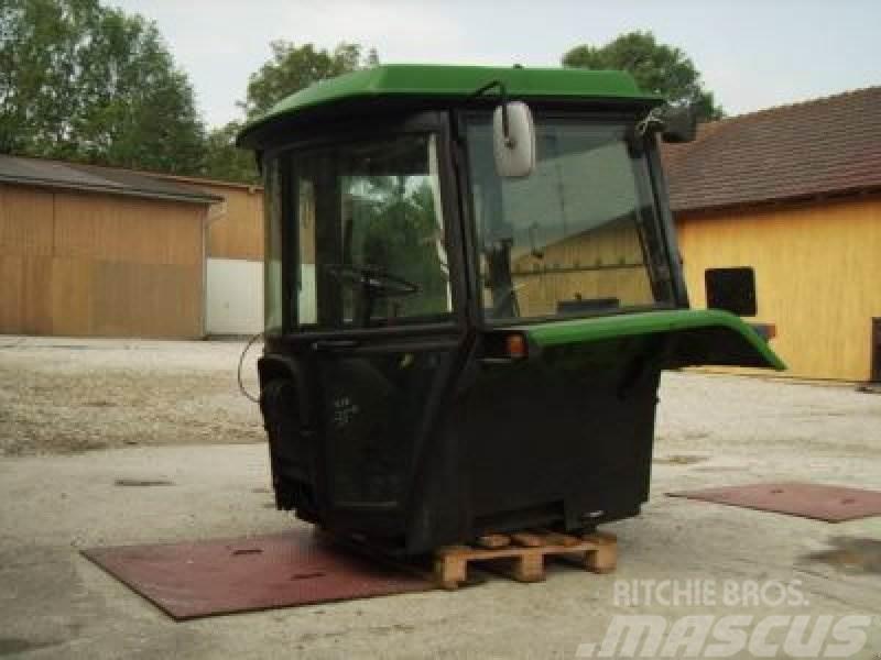 John Deere T300 bis 3650 Traktorit