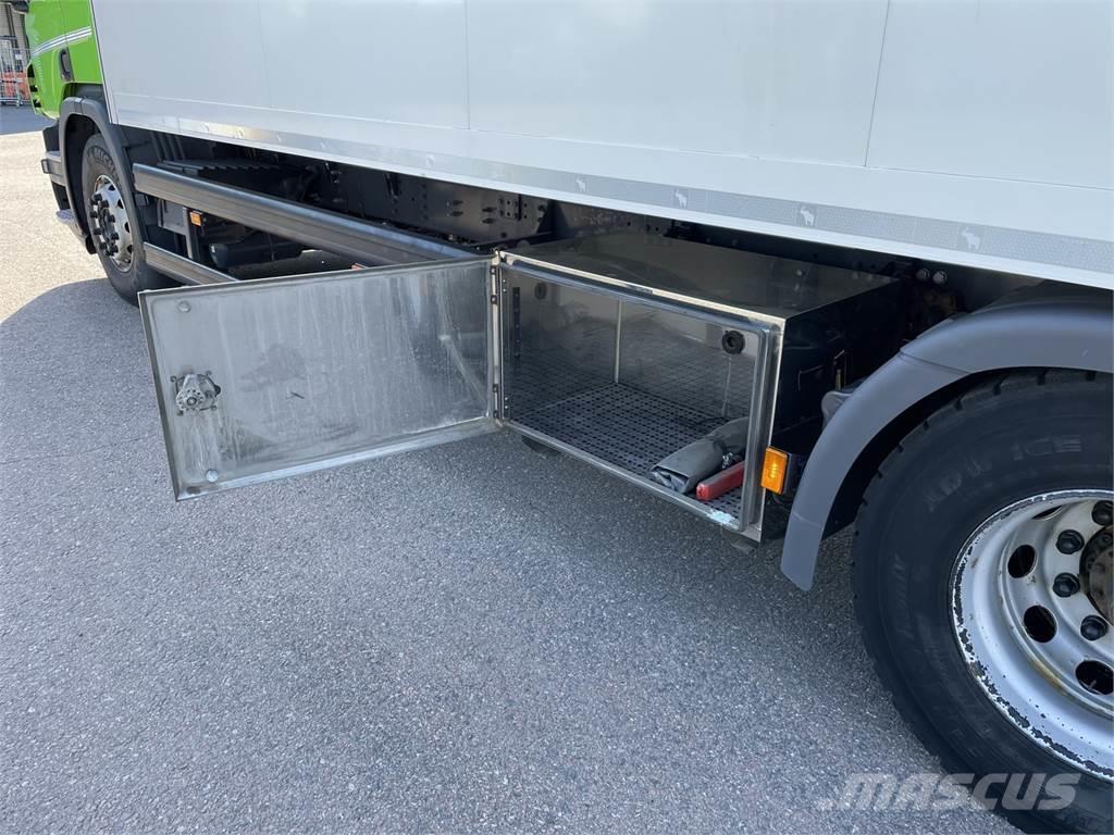 Scania P280 Umpikorikuorma-autot