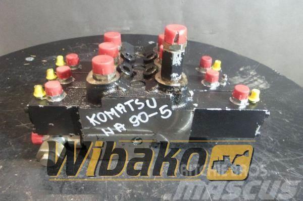 Komatsu Distributor Komatsu WA 90-5 644300080 Hydrauliikka