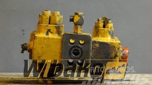 Liebherr Cylinder valve Liebherr R942 Muut