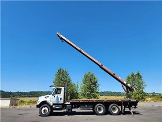 International 2005 7400 6x4 Flatbed 41' Cleasby Roofing Conveyor