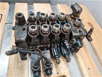 New Holland LM 5080 {hydraulic valves Rexroth ASX01}