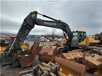 Volvo ECR235CL Tracked excavator w/ bucket and tilt