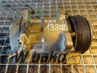 Liebherr Air conditioning compressor Liebherr R934