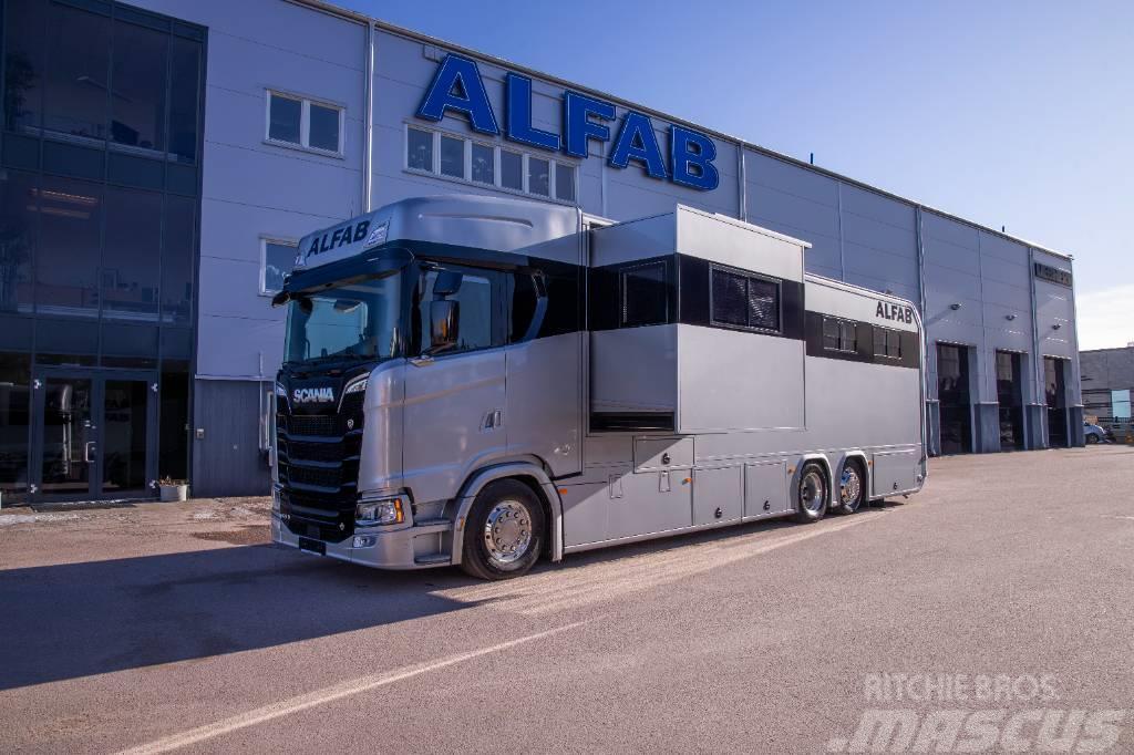 Scania V8 Hästlastbil med uppskjut och utskjut ALFAB Limi Eläinkuljetusautot