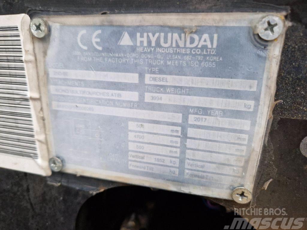 Hyundai 25D-9E Dieseltrukit