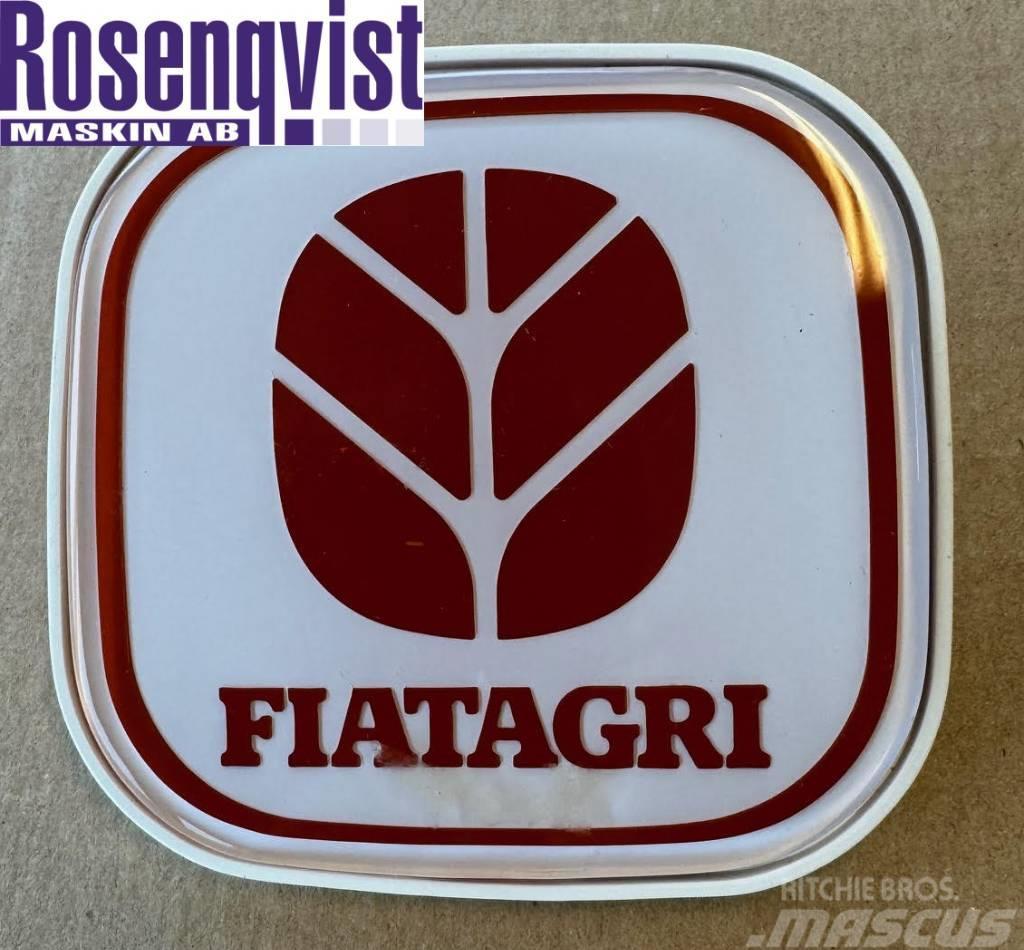 Fiat New genuine Fiat badge 5135072, 5130753 Ohjaamo ja sisusta