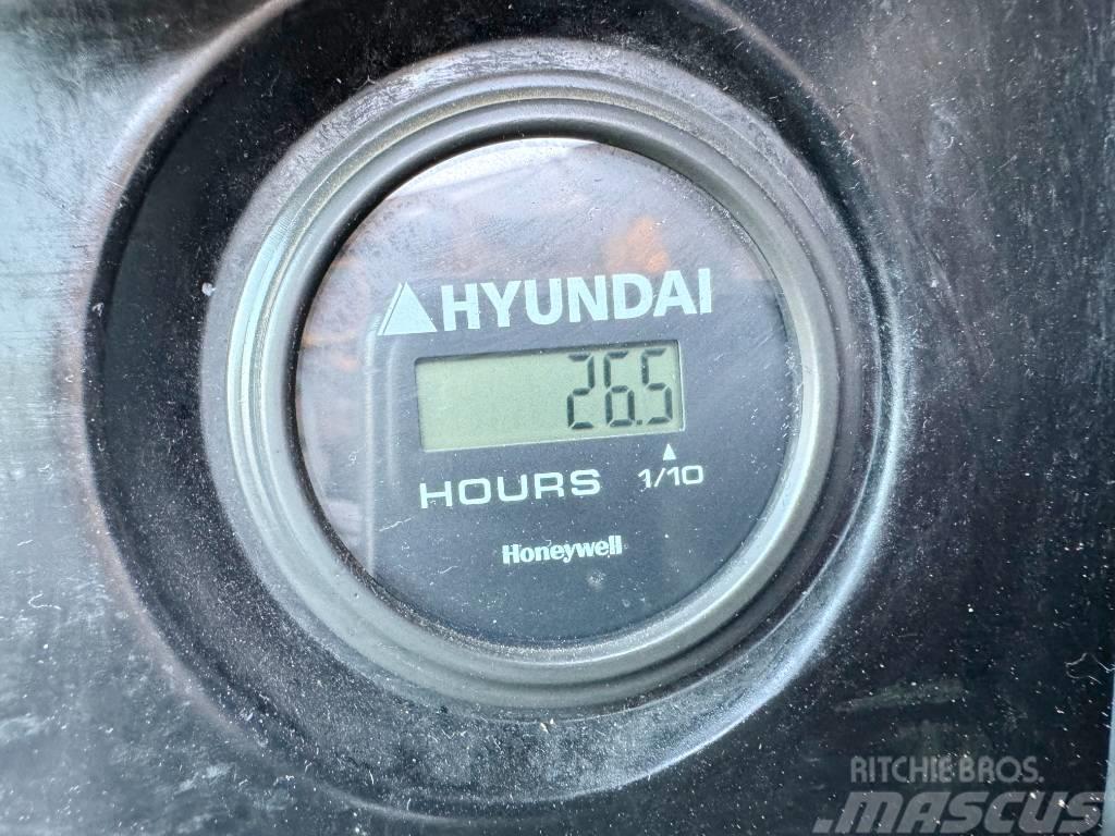 Hyundai R215 Excellent Condition / Low Hours Telakaivukoneet